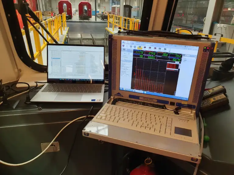 Softwarearbeiten ineinem Führerstand der MGB