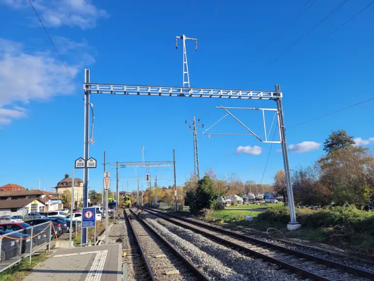 A double-track railway section in a small station