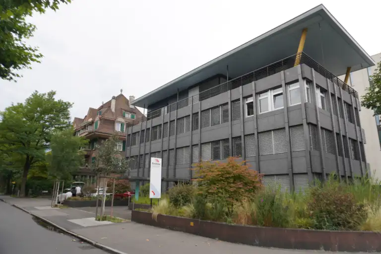 Aussenansicht des Enotrac Hauptsitzes in Thun